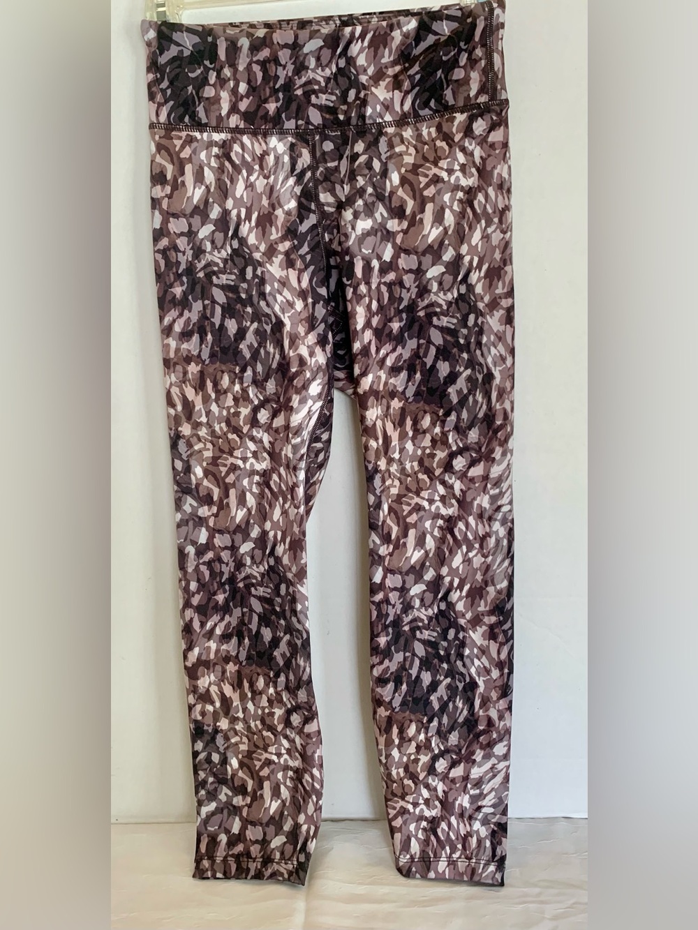 Apana yoga lifestyle Legging. Small